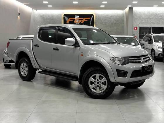 MITSUBISHI L200 TRITON 2.4 HLS 4X2 CD 16V FLEX 4P MANUAL MITSUBISHI L200 TRITON 2.4 HLS 4X2 CD 16V FLEX 4P MANUAL
